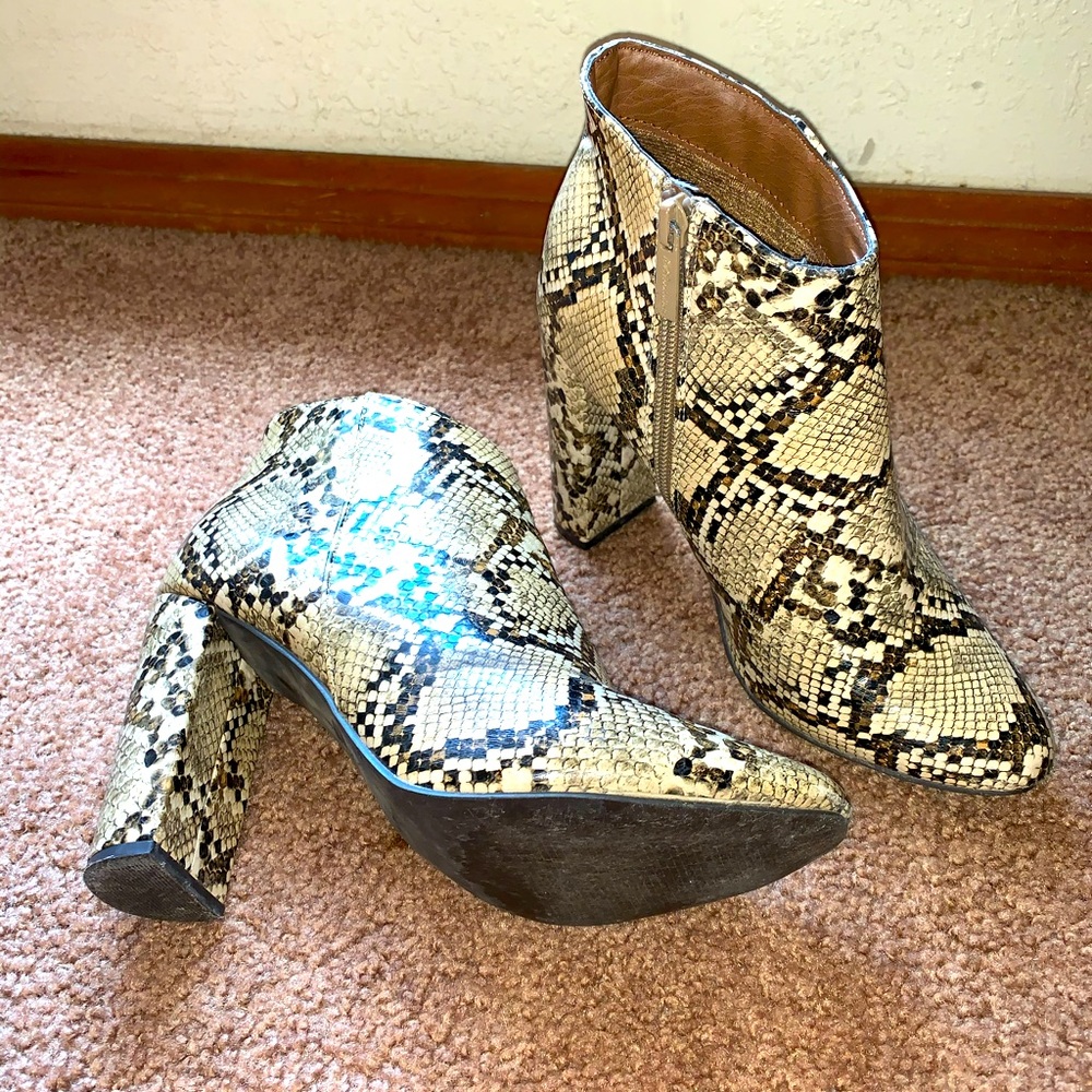 Snake booties